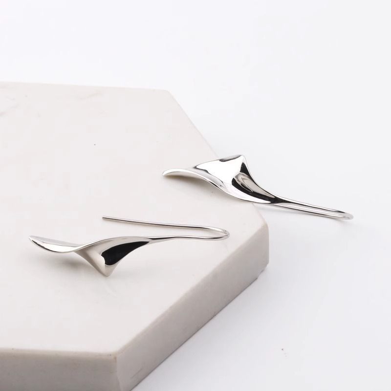 Niche Temperament Earrings Light Luxury Advanced Design Sense