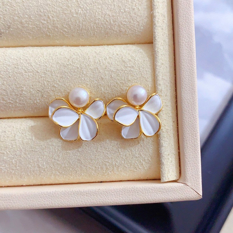 Flower Freshwater Pearl Gold-plated Stud Earring Fashion