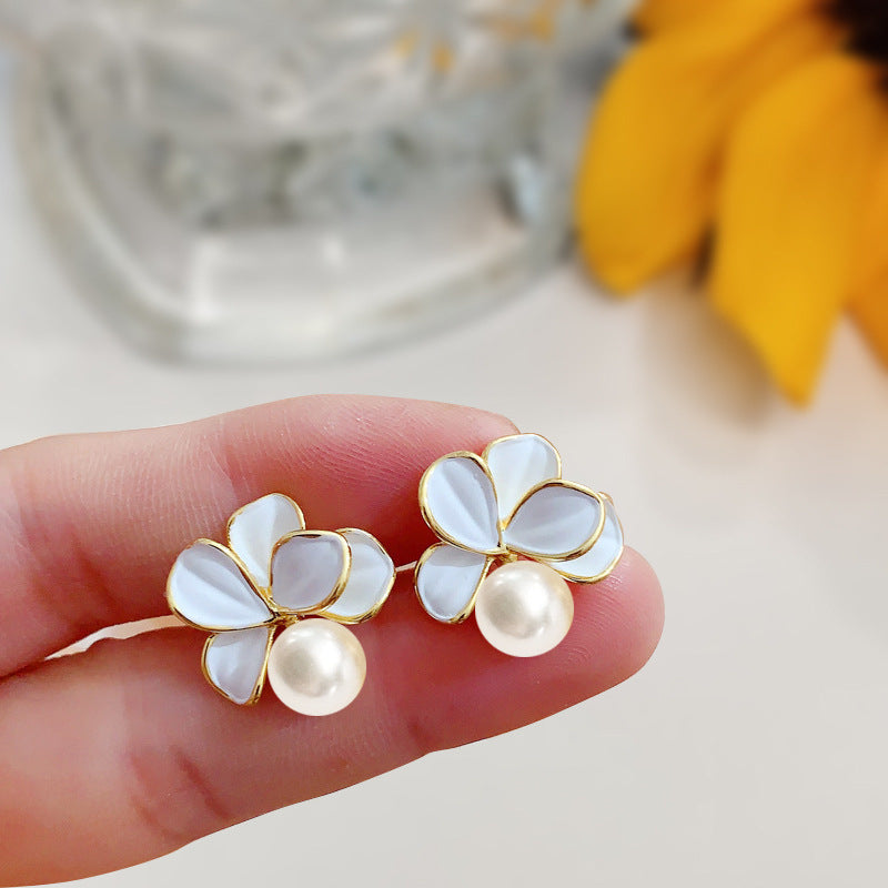 Flower Freshwater Pearl Gold-plated Stud Earring Fashion